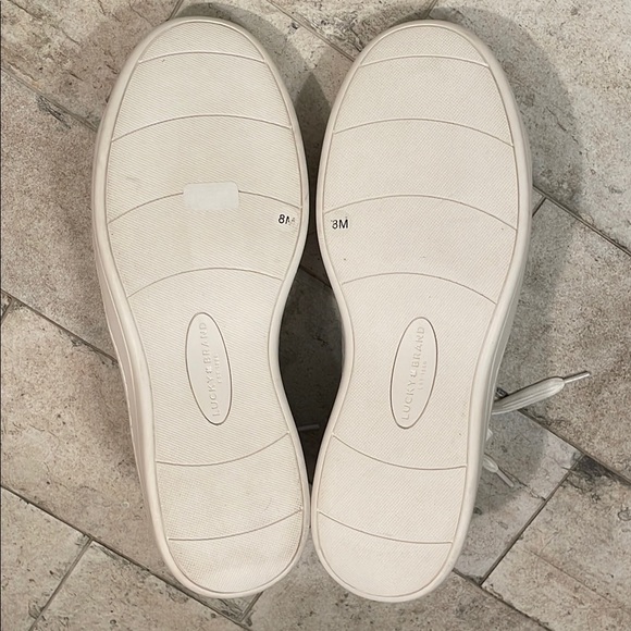 Lucky Brand Womens Shannia Casual Sneaker in Gray. Size 8 - Picture 4 of 15